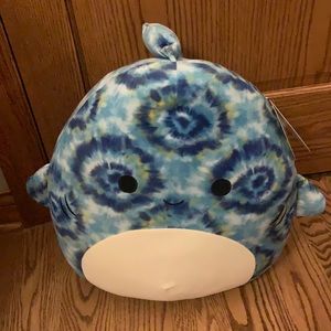 Brand new shark Sqiushmallow 16in